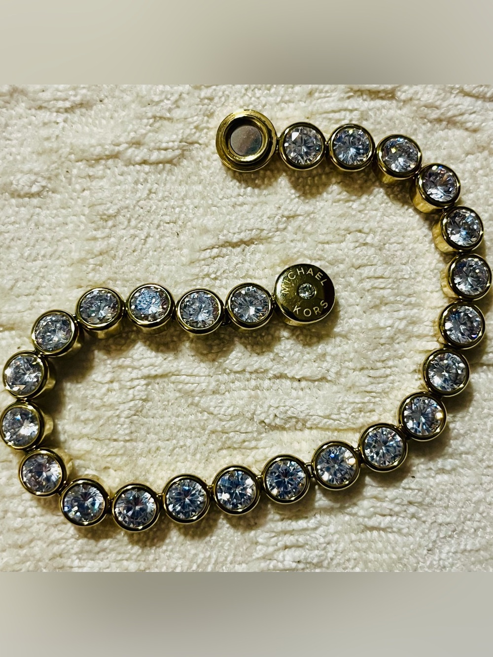Authentic Michael Kors Gold Park
Avenue Tennis Crystal Bracelet - Picture 3 of 6